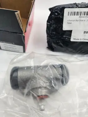 A Premium R082429065 Bwc49331-c Drum Brake Wheel Cylinder