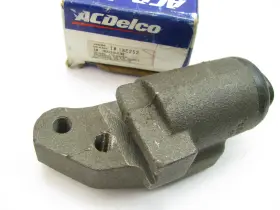18E252 ACDELCO Rear Right Drum Brake Master Cylinder Wheel