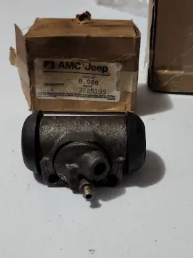 3225195 AMC Nos Pacer Front Left Driver Brake Master Cylinder