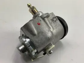W-56734 AUTO SPECIALTY Front Drum Brake Master Cylinder Wheel #2