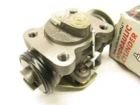 Auto Specialty W-62026 Rear Right Drum Brake Wheel Cylinder 1991-1993 Isuzu Npr