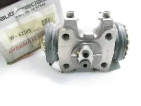 W-62103 AUTO SPECIALTY Rear Right Rearward Drum Brake Master