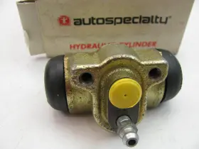 W04101 AUTO SPECIALTY Rear Drum Brake Master Cylinder Wheel