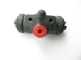 33933 BENDIX Rear Drum Brake Master Cylinder Wheel Dodge Colt #2