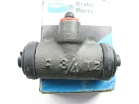 33933 BENDIX Rear Drum Brake Master Cylinder Wheel Dodge Colt