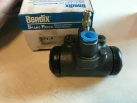 Bendix 33975 Drum Brake Wheel Cylinder - Rear Right Forward Bendix 33975 Drum Brake Wheel Cylinder - Rear Right Forward
