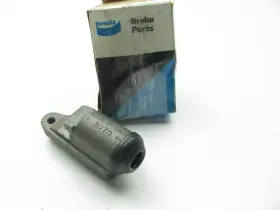 3717 BENDIX Front Right Lower Drum Brake Master Cylinder