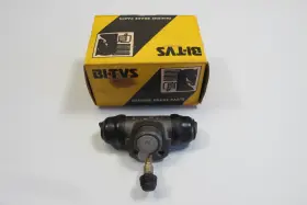 331611151A BI-TVS Rear Drum Brake Master Cylinder Wheel