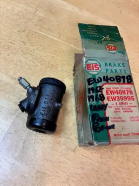 EW40878 CADILLAC Rh Front Wheel Cylinder Deville