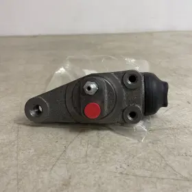 WCA8852 CARQUEST Wearever Drum Brake Master Cylinder Wheel