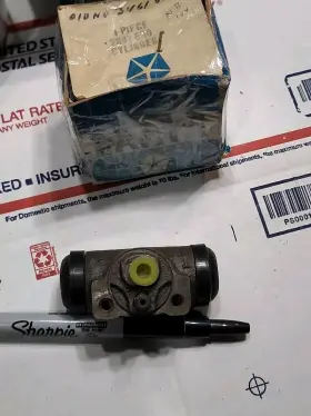 2881600 CHRYSLER Nos Body Rear Wheel Cylinder Mopar