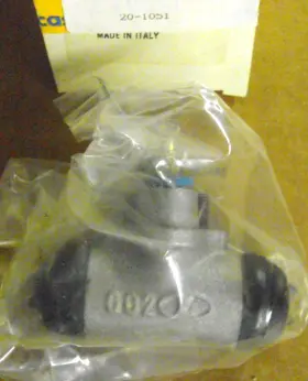 Dorman/first Stop W37419 Rear Drum Brake Wheel Cylinder - Lucas 20-1051 Dorman/first Stop W37419 Rear Drum Brake Wheel Cylinder - Lucas 20-1051