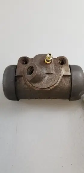 EW39948 EIS Nos Wheel Cylinder Front Right #2