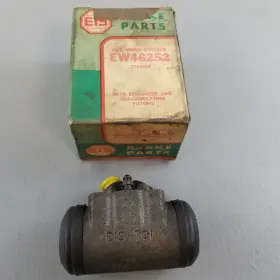 Eis Ew46252 1 New Nos Drum Brake Wheel Cylinder Front Right Dorman 1964 1965 American Motors Eis Ew46252 1 New Nos Drum Brake Wheel Cylinder Front Right Dorman 1964 1965 American Motors