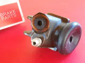 EW32552 EIS / PARKER AUTOMOTIVE Nos Wheel Drum Brake Master