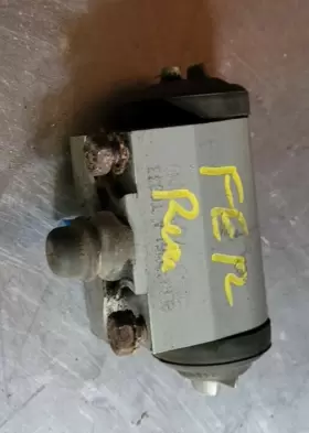 Ford 8l8z-2261-ad 2008-2012 Escape Drum Brake Cylinder Rear Right Or Left Oem