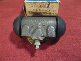 C3AZ-2262-B FORD Nos Left Rear Wheel Cylinder Fairlane #2