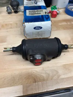 C5TZ-2261-A FORD Nos Rear Brake Master Cylinder Wheel Big