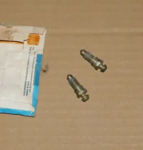 C8UZ-2208-A FORD Wheel Cylinder Bleeder Screws Nos #3