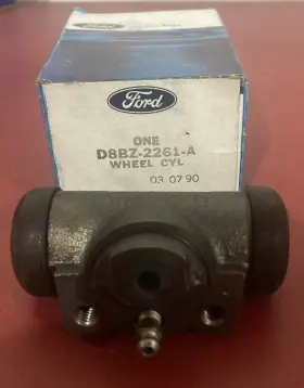 D8BZ-2261-A FORD Rear Wheel Cylinder Nos Mustang