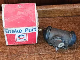 General Motors 5461126 Nos Delco Gm 1953-62 Corvette Rh Front Wheel Brake Cylinder 172-83