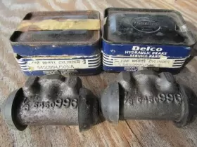 Gm 5450994 1951 1952 1953 1954 Pontiac Rear Wheel Cylinders Nos