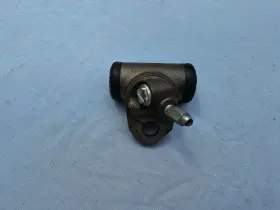 5460813 GM Nos Rh Wheel Cylinder Metallic Brakes Nova Corvair