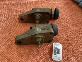 International 33714 Drum Brake Wheel Cylinder Fits 1980-1982 Cargostar New But Rusty 2