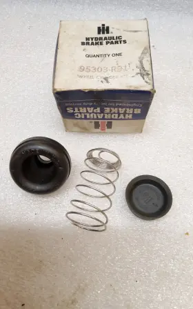 International 95303r91 Nos Harvester Fleetstar Loadstar Front Brake Cylinder Repair Kit