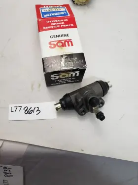 L77-8613 LAZORLITE Drum Brake Master Cylinder Wheel Glc Mazda