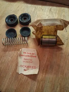 554079 LOCKHEED Renault Dauphine Rear Wheel Cylinder Rebuild