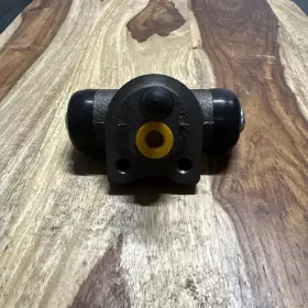 Lpr 032532011157 4171 Wheel Brake Cylinder For Daewoo Lpr 032532011157 4171 Wheel Brake Cylinder For Daewoo