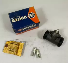 Napa 10589 Nos Rear Wheel Cylinder Box Worn