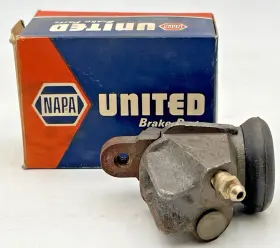 32551 NAPA Wheel Cylinder Light Nos Box