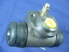 67-79-270 QUALITEE INTERNATIONAL Brake Master Cylinder Wheel