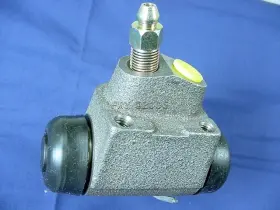 67-82-040 QUALITEE INTERNATIONAL Drum Brake Master Cylinder
