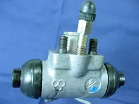6777060 QUALITEE INTERNATIONAL Brake Master Cylinder Wheel Lh