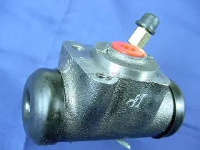 6779430 QUALITEE INTERNATIONAL Drum Brake Master Cylinder 2WD