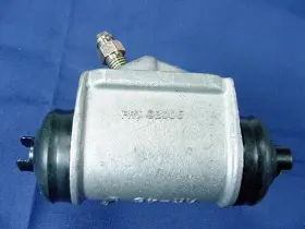 6781030 QUALITEE INTERNATIONAL Left Rear Brake Master Wheel #2