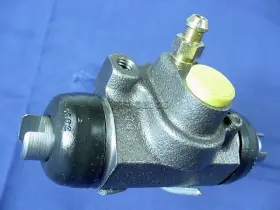 6792080 QUALITEE INTERNATIONAL Drum Brake Master Cylinder