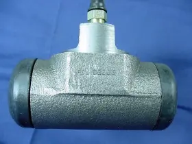 6793510 QUALITEE INTERNATIONAL Drum Brake Master Cylinder Gmc