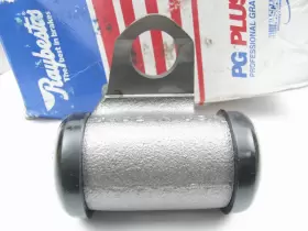 Raybestos Wc37026 Front Right Drum Brake Wheel Cylinder