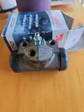WC9025 RAYBESTOS Drum Brake Wheel #3