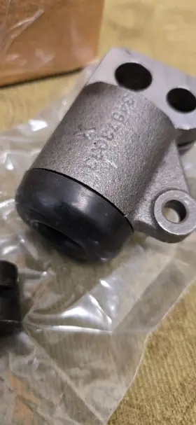 UG3650 ROLLS-ROYCE Cloud Rf Brake Master Cylinder Wheel