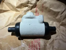 2530-00-741-2065 SEAMAN-PARSONS Wheel Hydraulic Brake Master #2