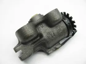 WC370000 SPARK Box Front Right Passengers Brake Master Wheel