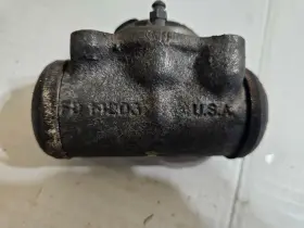FD14206 WAGNER Nos Lft Wheel Cylinder Chev Trk Jeep #3