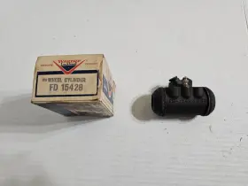 FD15428 WAGNER Nos Wheel Cylinder Chev Trk Jeep