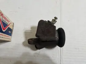 FD22802 WAGNER Nos Front Right Wheel Cylinder Mopar #2