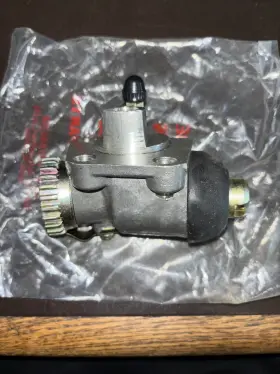 Worldparts W71-551 Front Upper Left Wheel Cylinder For Toyota Crown 1965-1968 #47530-30031 Worldparts W71-551 Front Upper Left Wheel Cylinder For Toyota Crown 1965-1968 #47530-30031